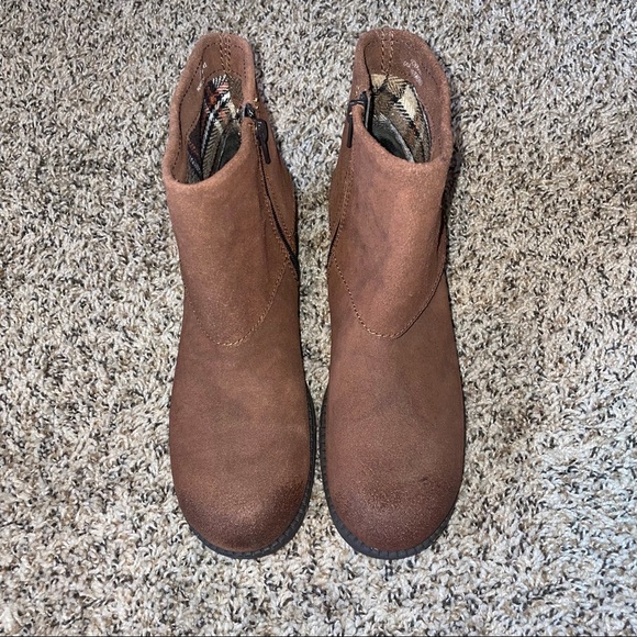 B.O.C Born Brown Leather Ankle Boots Size 8 - Picture 2 of 10